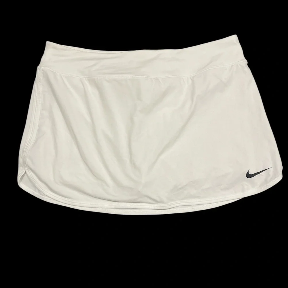 Nike White Dri-fit Sports Skirt 81% polyester 19 spandex Size L EUC